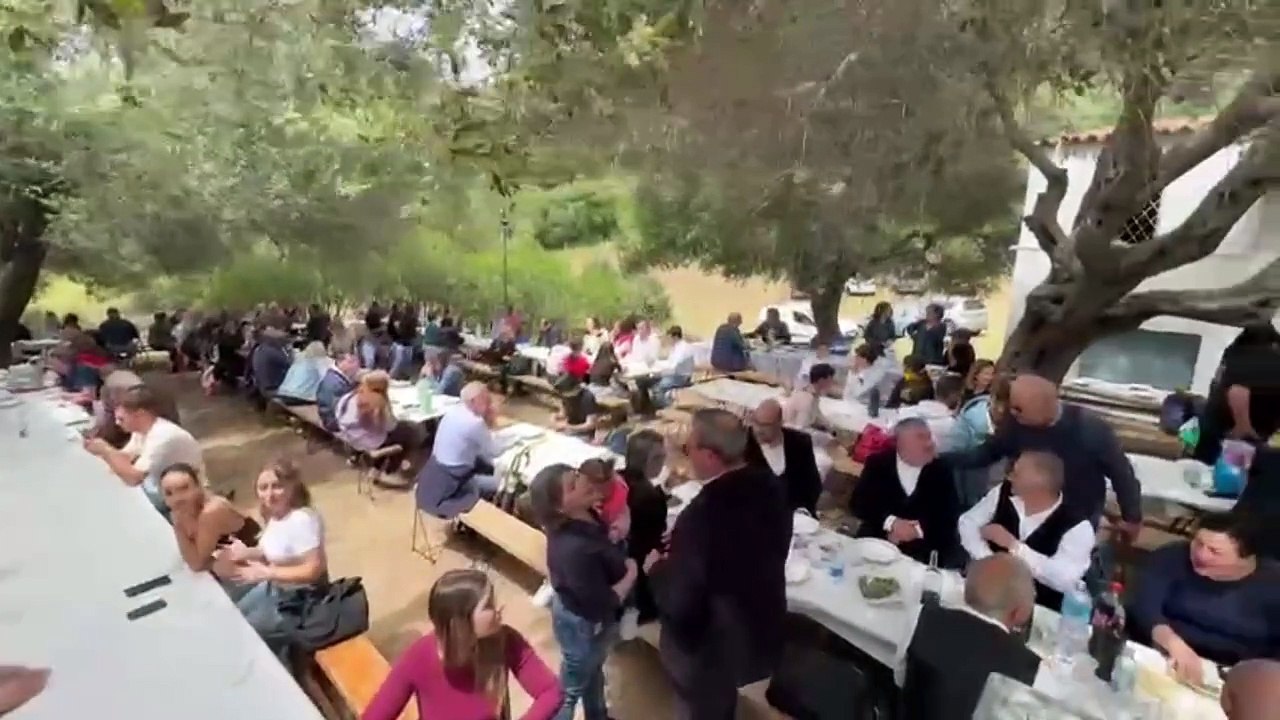 Olbia, 46 pecore e 60 chili di minestra: in migliaia per il pranzo della festa di San Vittore