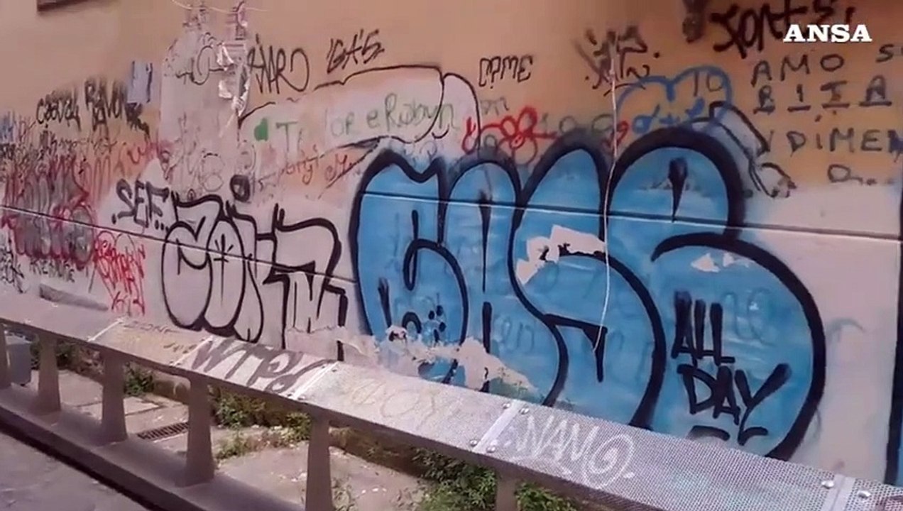 A Napoli spunta un'edicola votiva con McTominay