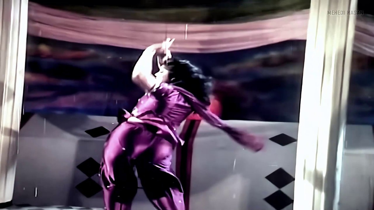 Ei Duniya Premer Duniya Mousumi Hot Song _4K Upscaled