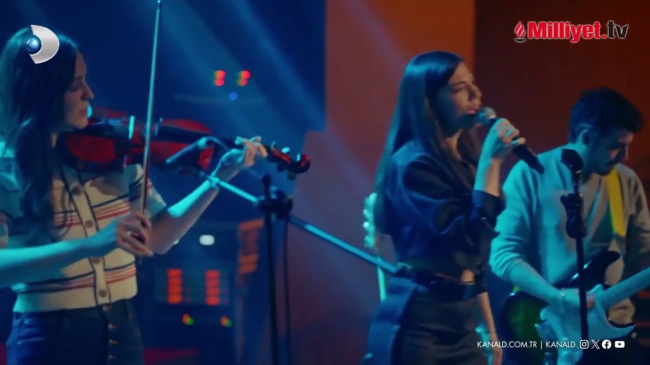 Demet Özdemir'den Eşref Rüya'ya özel "Aşiyan" performansı!