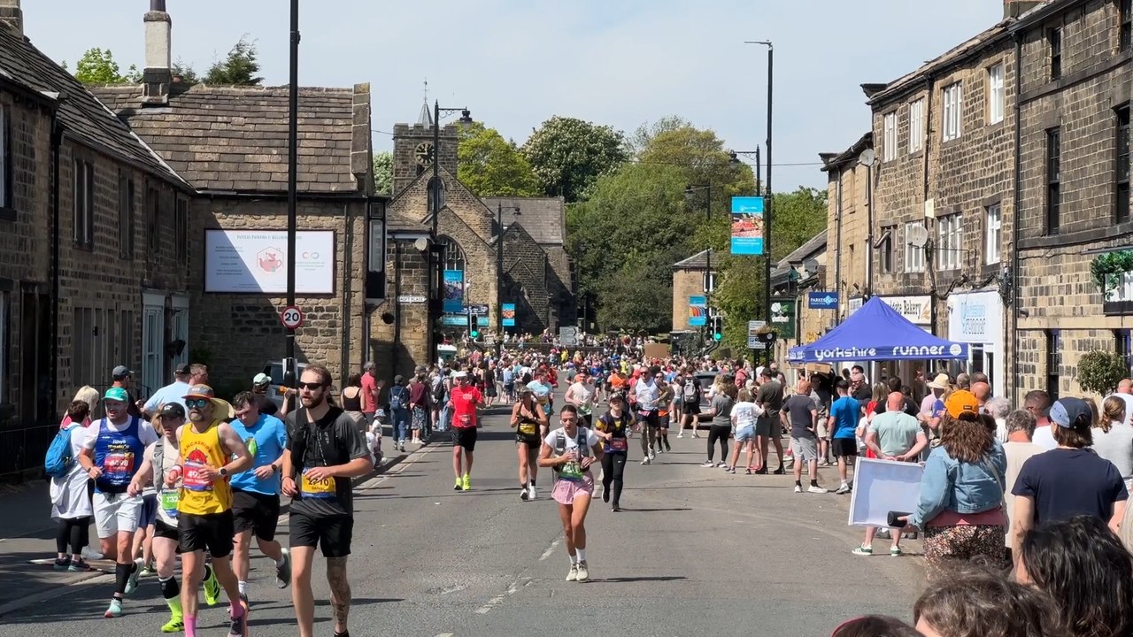 Rob Burrow Leeds Marathon 2025: Otley Mile 17