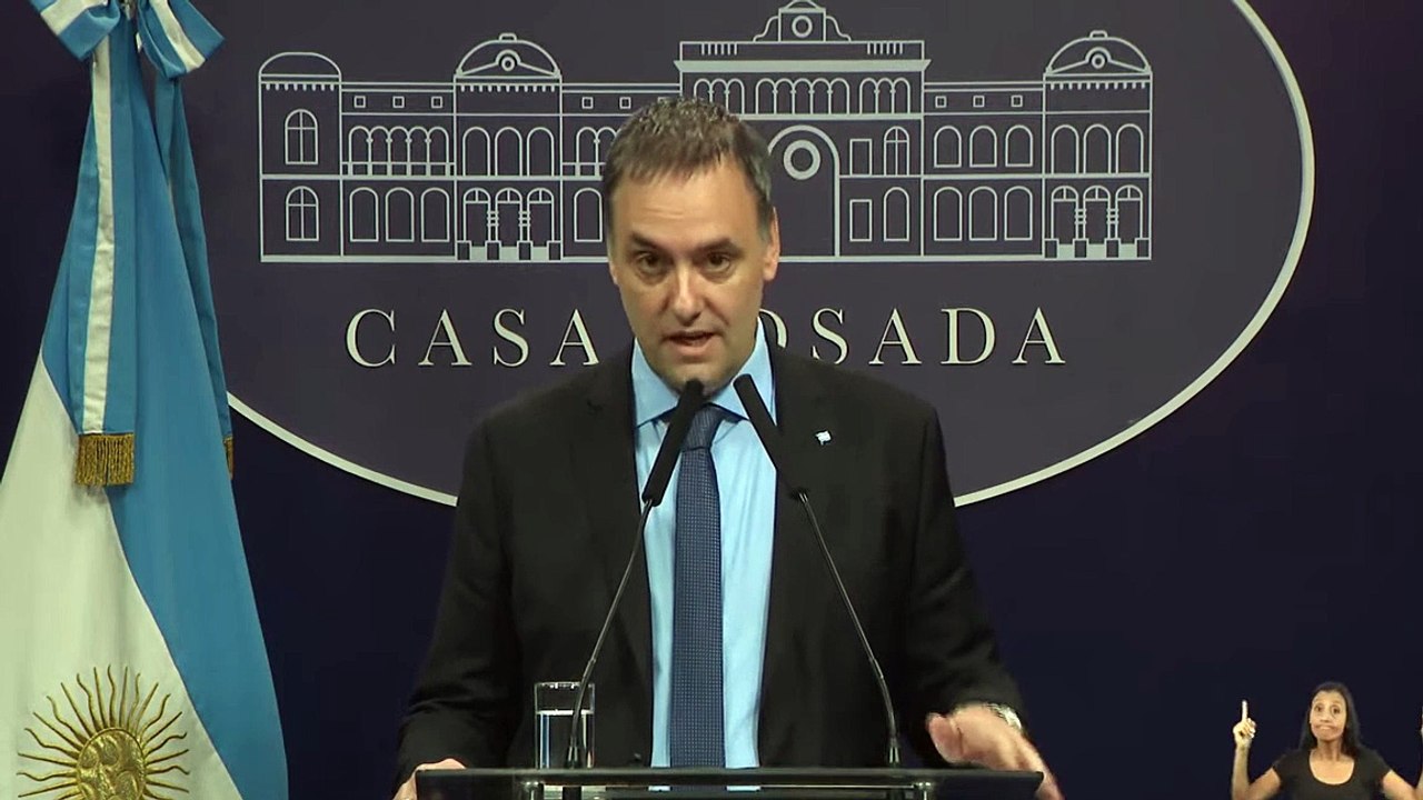 Manuel Adorni - inmigración