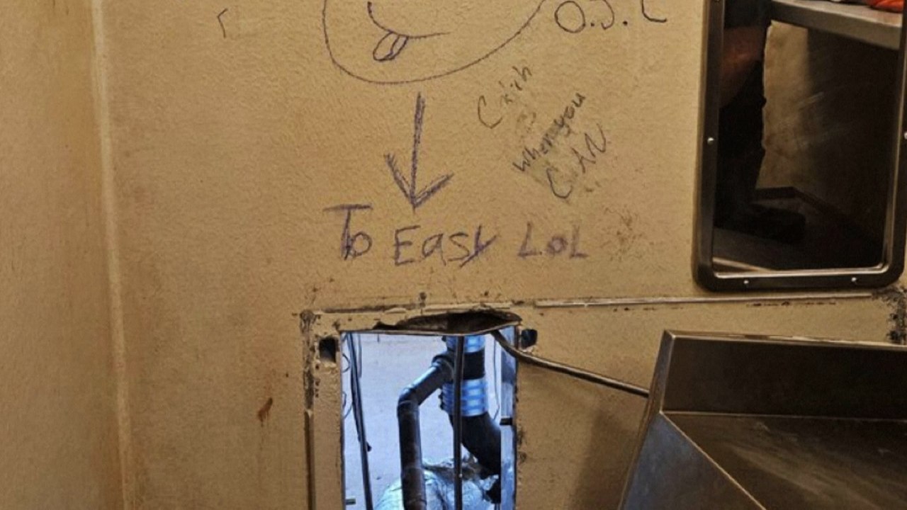 Diez reclusos escapan por el agujero de una pared en una prisión de Nueva Orleans