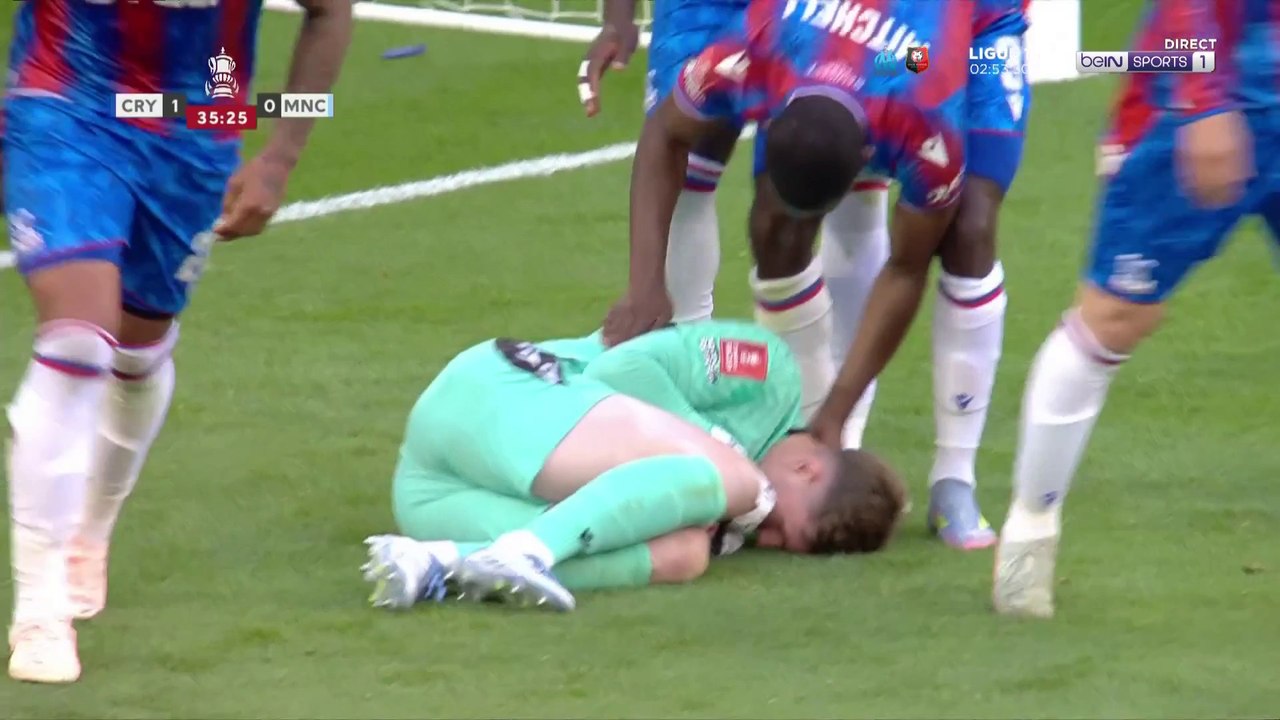 FA Cup : Henderson repousse le penalty de Marmoush !