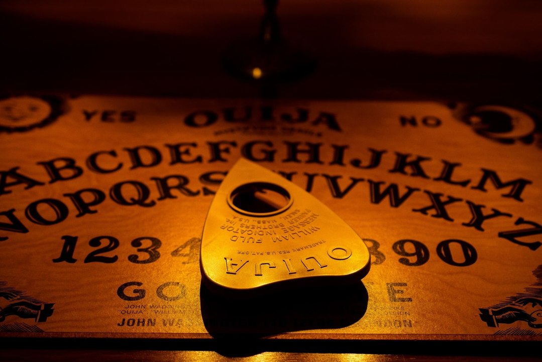 Les ORIGINES du OUIJA...