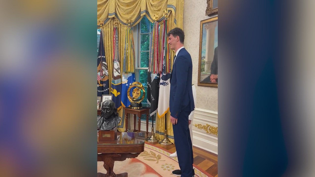 Trump Meets 7’9” NCAA Star in Hilarious Oval Office Scene