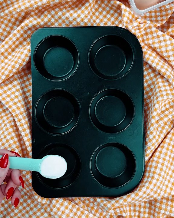 Get ready for Easter with this egg dyeing technique 🐰