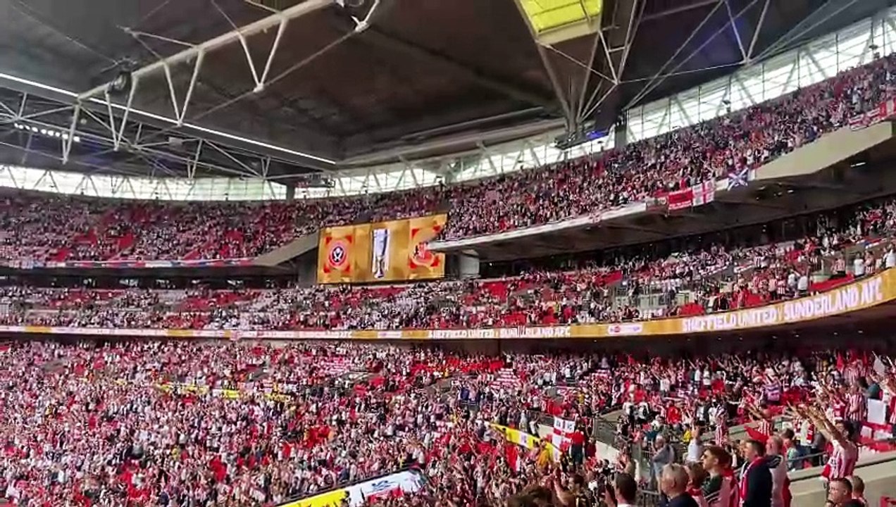 Sunderland fans sing Wise Men Say