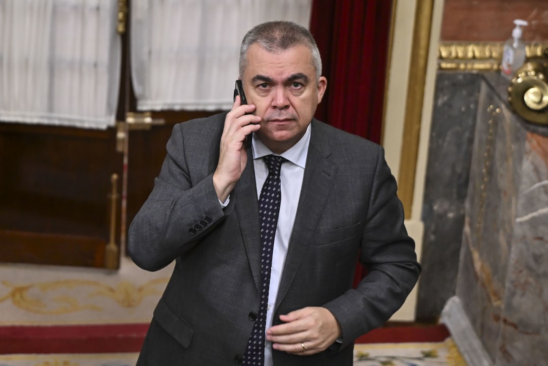 Firma Carlos Cuesta. Santos Cerdán al filo de la imputación