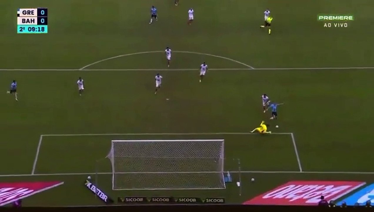 VÍDEO: Com pênalti polêmico, Bahia é derrotado pelo Grêmio no Brasileirão