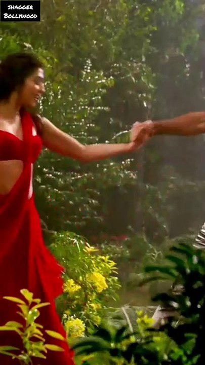 Pranitha Subhash Hot Slow mo edit | Actress Pranitha Subhash Hottest song Vertical Edit