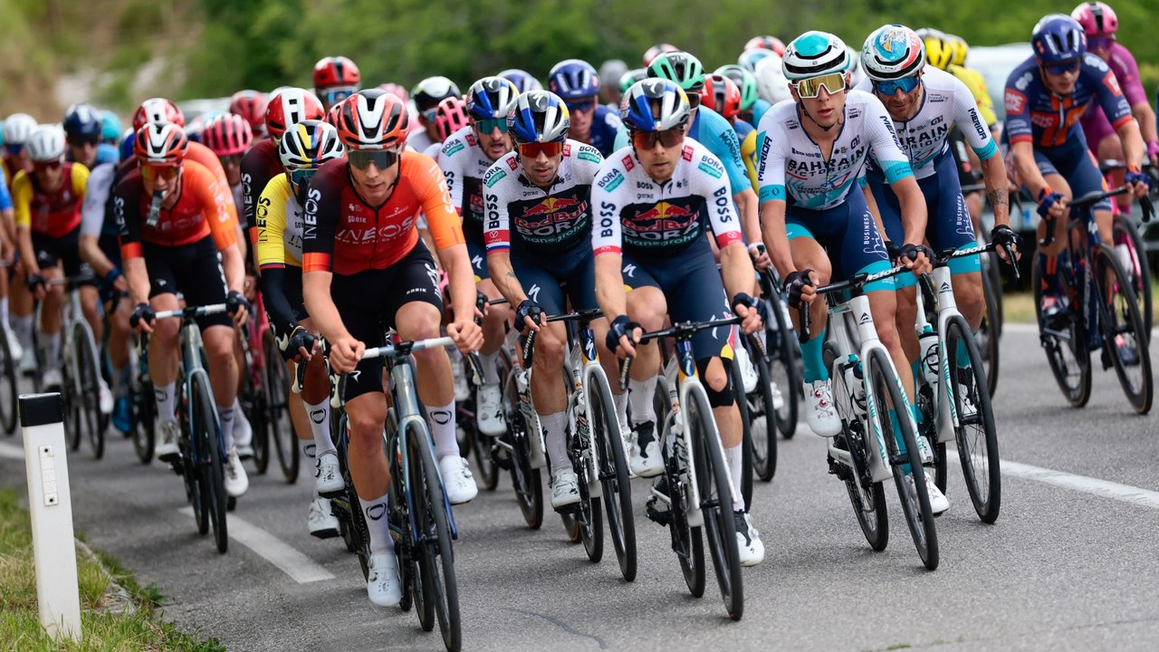 Primoz Roglic abandonó el Giro de Italia 2025