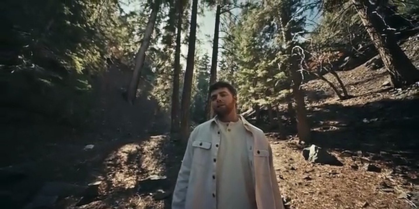 Alex Warren - Ordinary (Official Music Video)