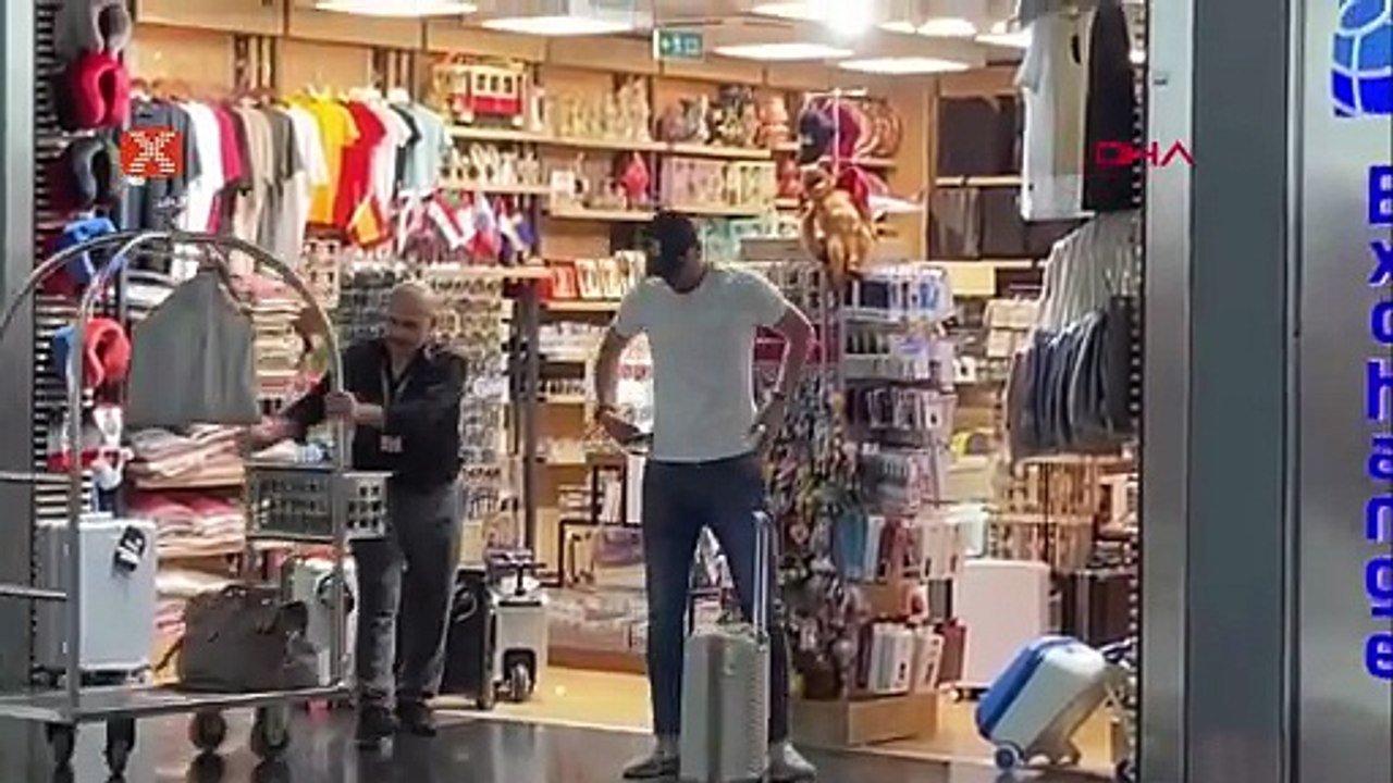 Edin Dzeko, İstanbul'dan ayrıldı