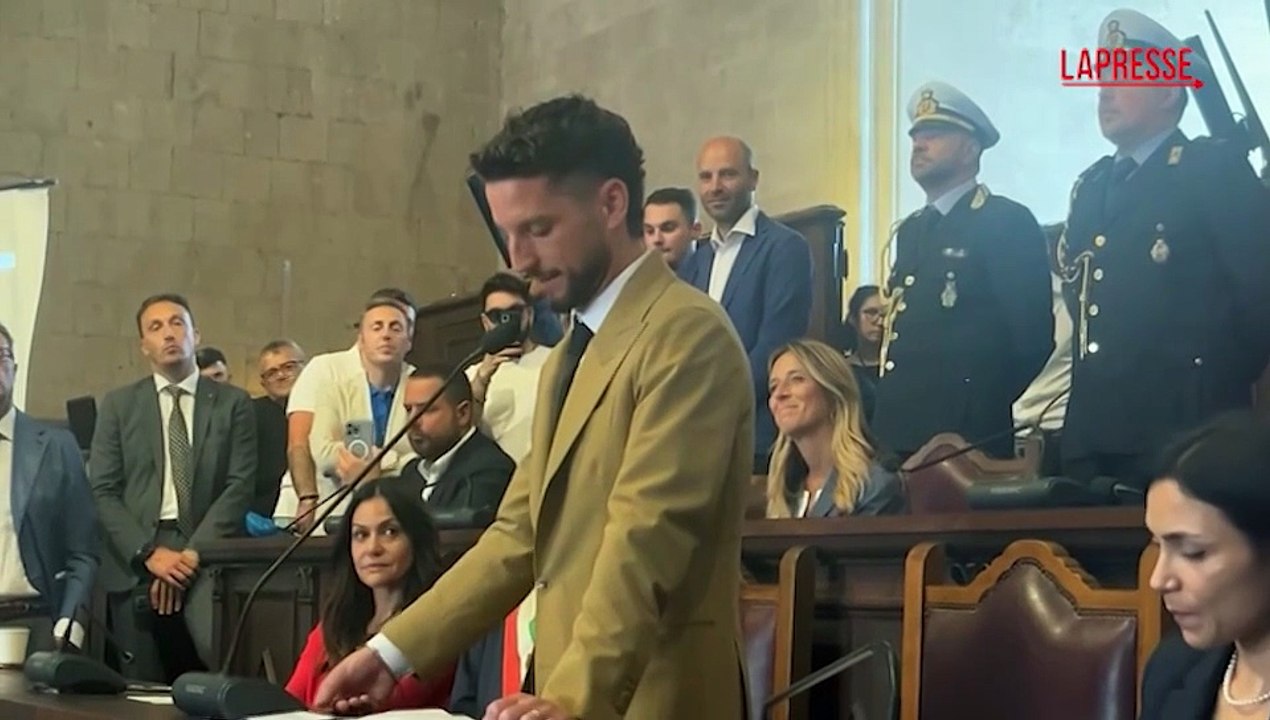 Napoli, Mertens si commuove: "Oggi qui non come giocatore ma come uomo che si ? innamorato di una citt?"