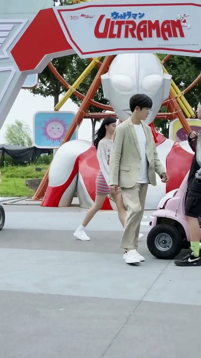 A boy finds his identical twin and they swap lives. CEO was shocked when seeing his two sons!_2