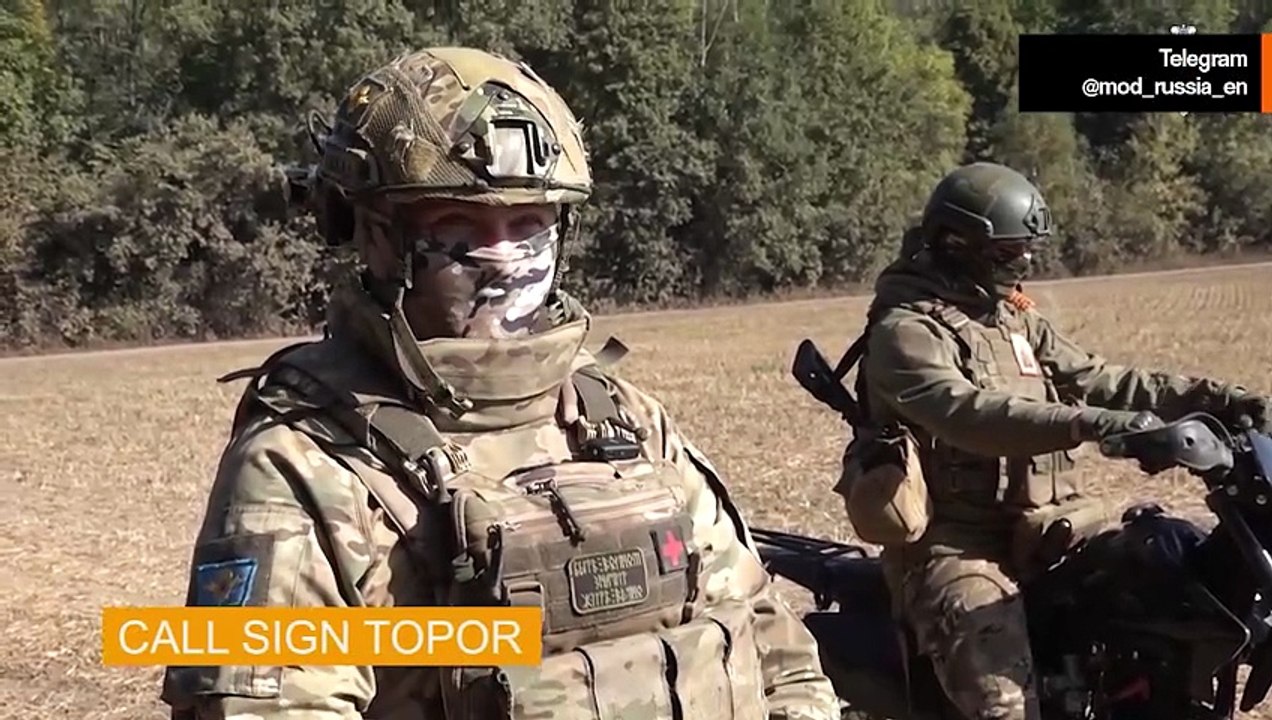 ロシア空挺部隊、オートバイを使った高速塹壕攻撃訓練を実施