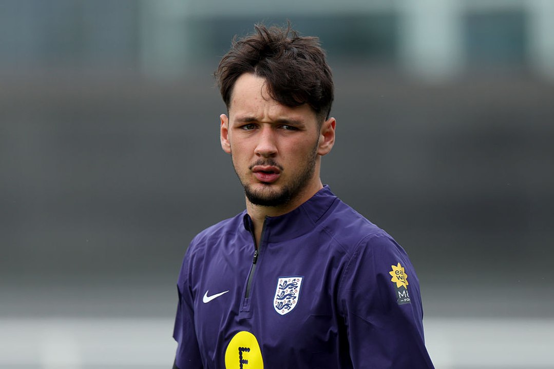 ✍ Newcastle United ‘in talks’ with James Trafford - Joe Buck transfer update