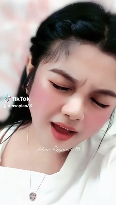 Konten musik komedi hiburan