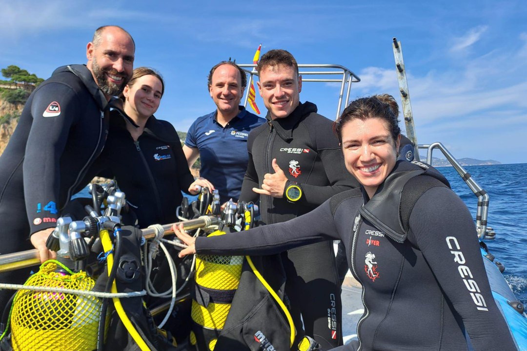 El último 'invento' de Mirambell: submarinismo para pilotar mejor sobre el hielo