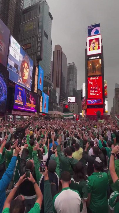 Palmeiras fans collapse Times Square to support players before Club World Cup opener