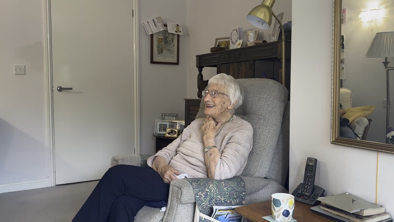 Doris recalls the first computer being delivered to Sheffield Town Hall