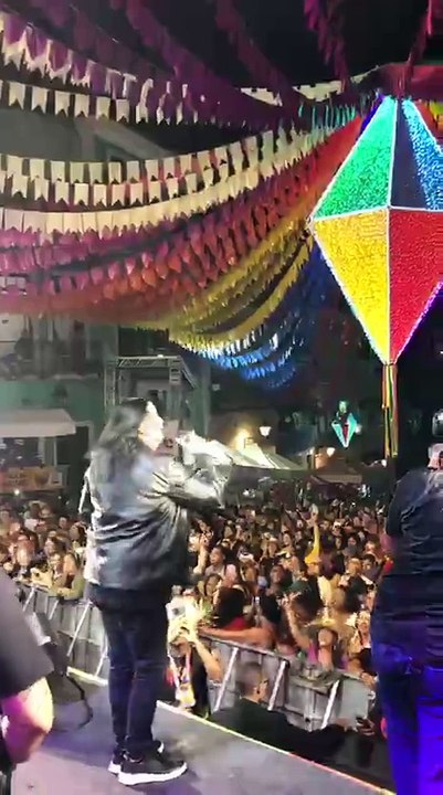 Ex‑vocalista da Calcinha Preta, Berg Rabelo agita o São João do Pelourinho