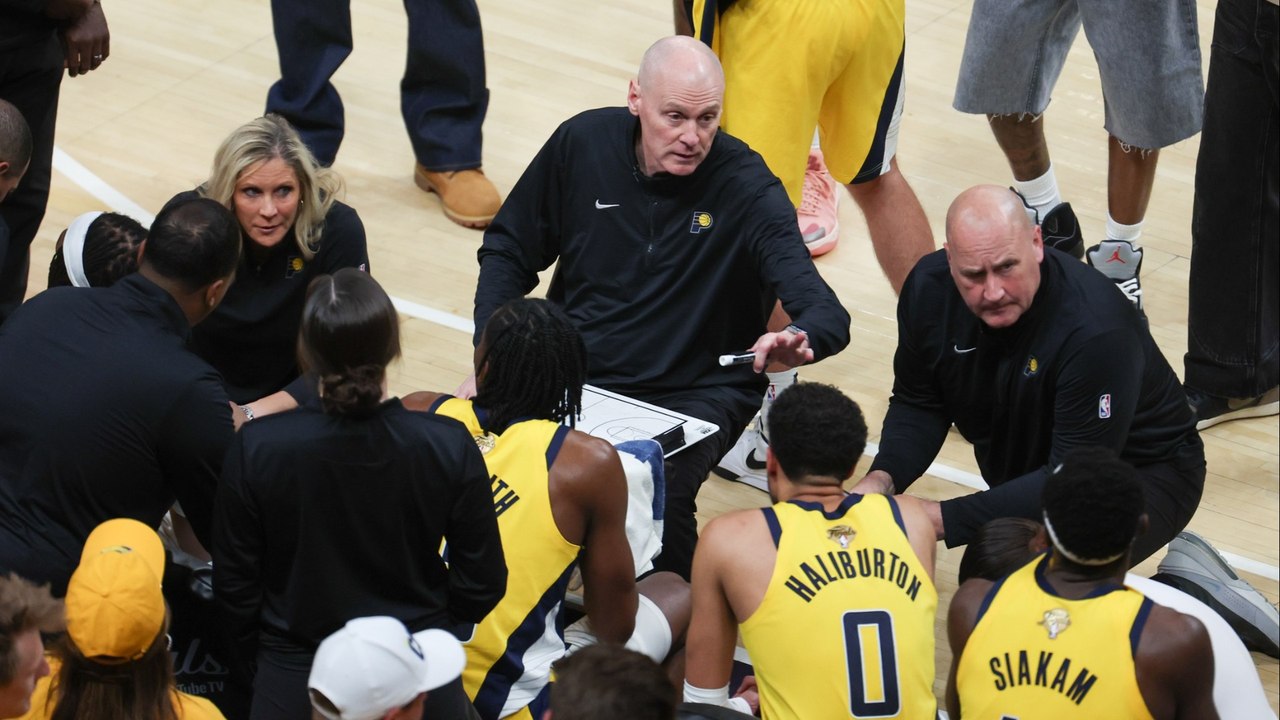 Pacers Dominate Thunder: Carlisle's Key Timeout Highlight