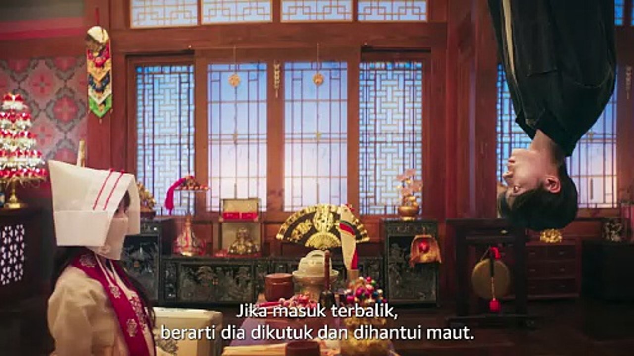 Trailer Head Over Heels