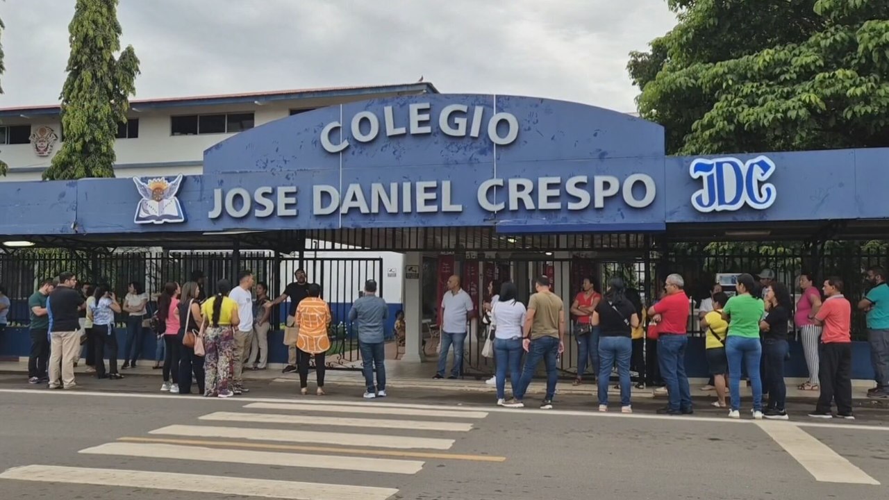 Padres de familia del Colegio José Daniel Crespo se pronuncian