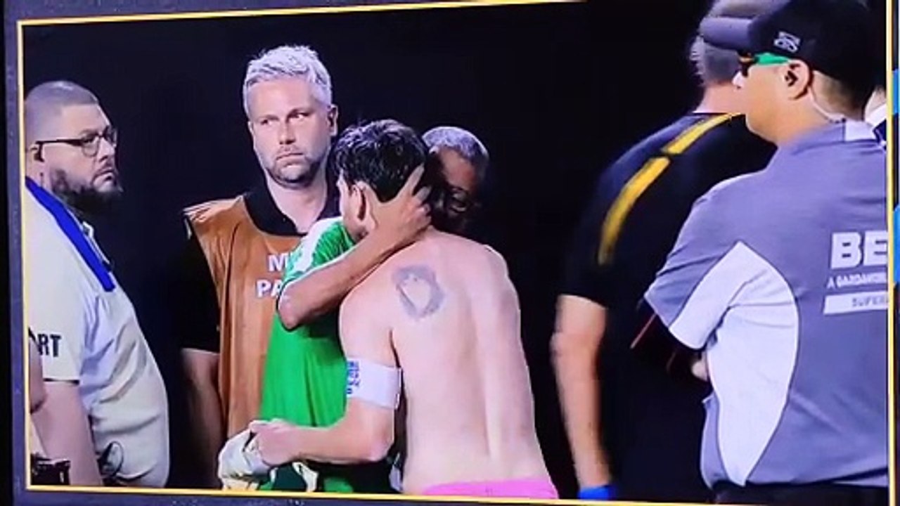 Messi presenteia Djalminha com camisa do Inter Miami após jogo contra Palmeiras