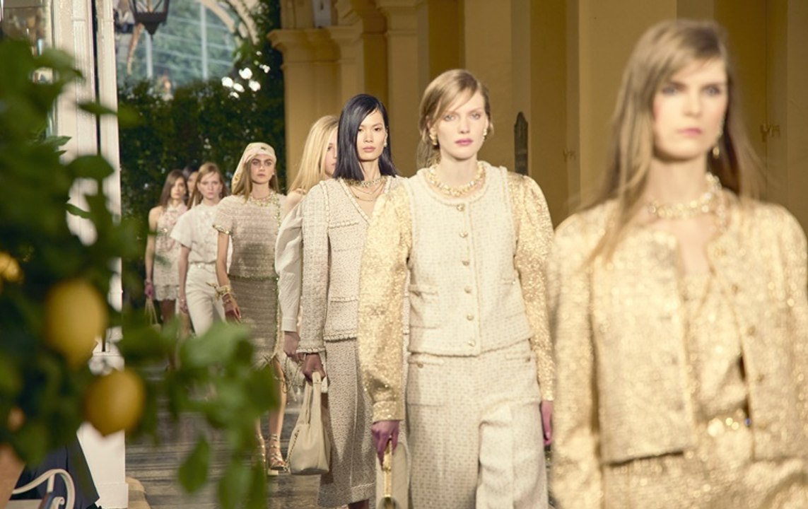 ألوان الباستيل: سرّ الأناقة المرهفة لصيف 2025