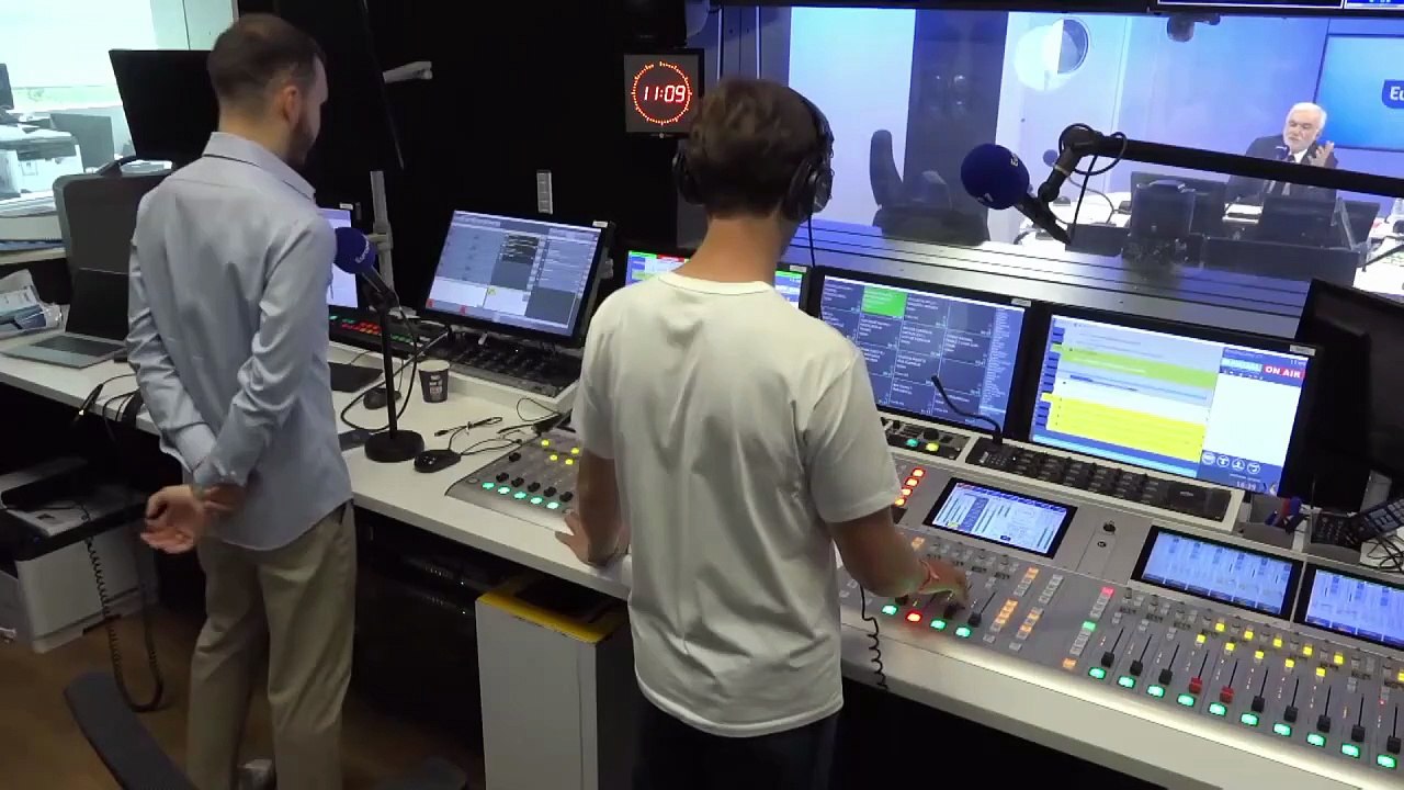 Pascal Praud et vous - Eoliennes : Pascal Praud dénonce l'influence d'un «lobby anti-nucléaire»