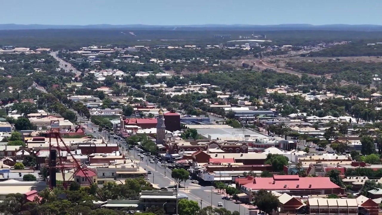Prospectors flock to WA’s Gold fields to hit it big