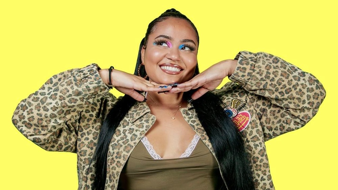 Moliy “Shake It To The Max (FLY)” Lyrics & Meaning | Genius Verified