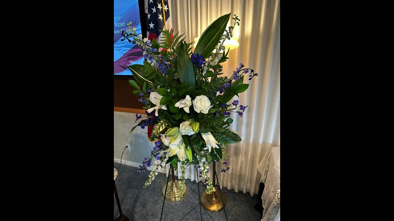 Flowers and Cards for Lee Kizer
