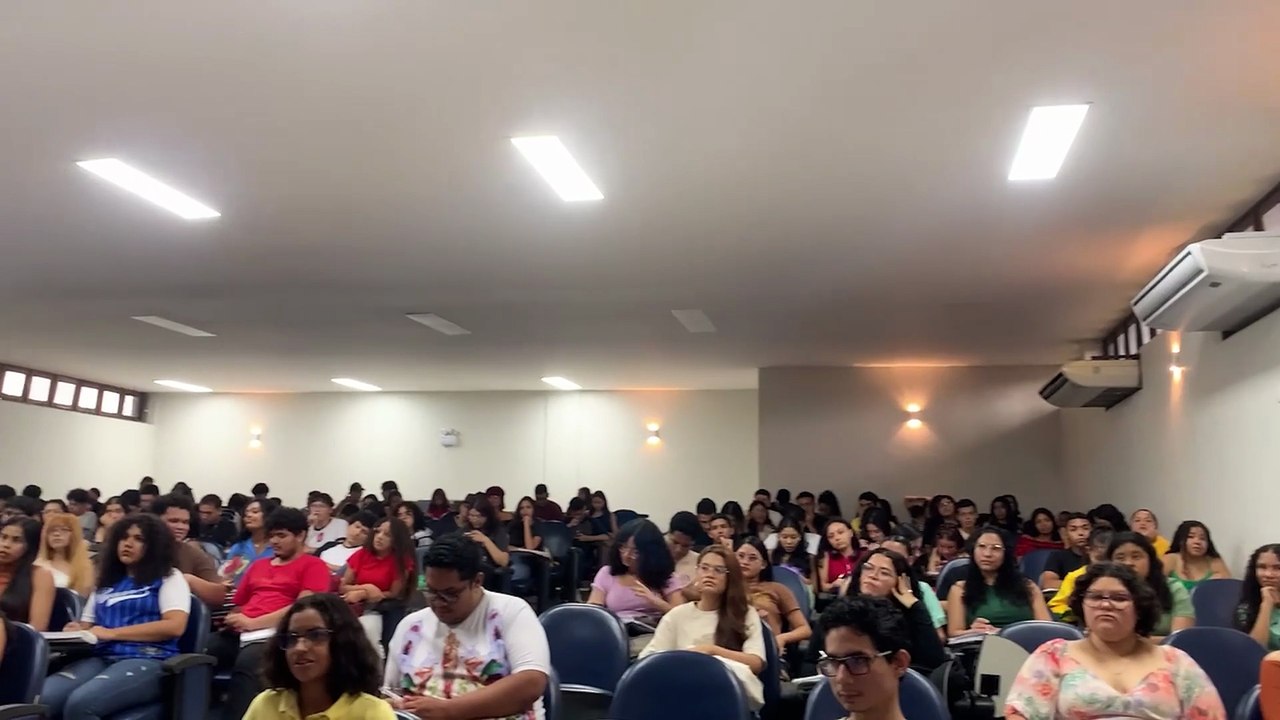 Aulão do ENEM: cursinho da UEPA reúne centenas de estudantes em Belém