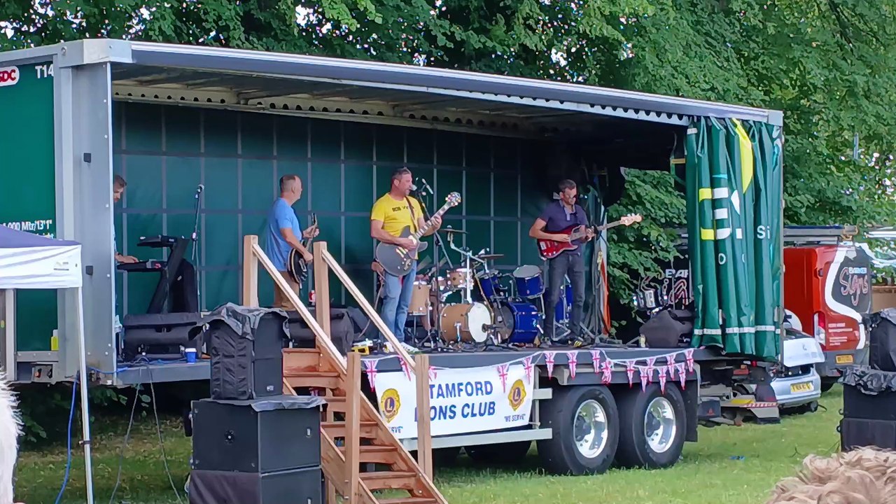 Rock on the Rec 2025 - Hop Dogs - Boys Don't Cry