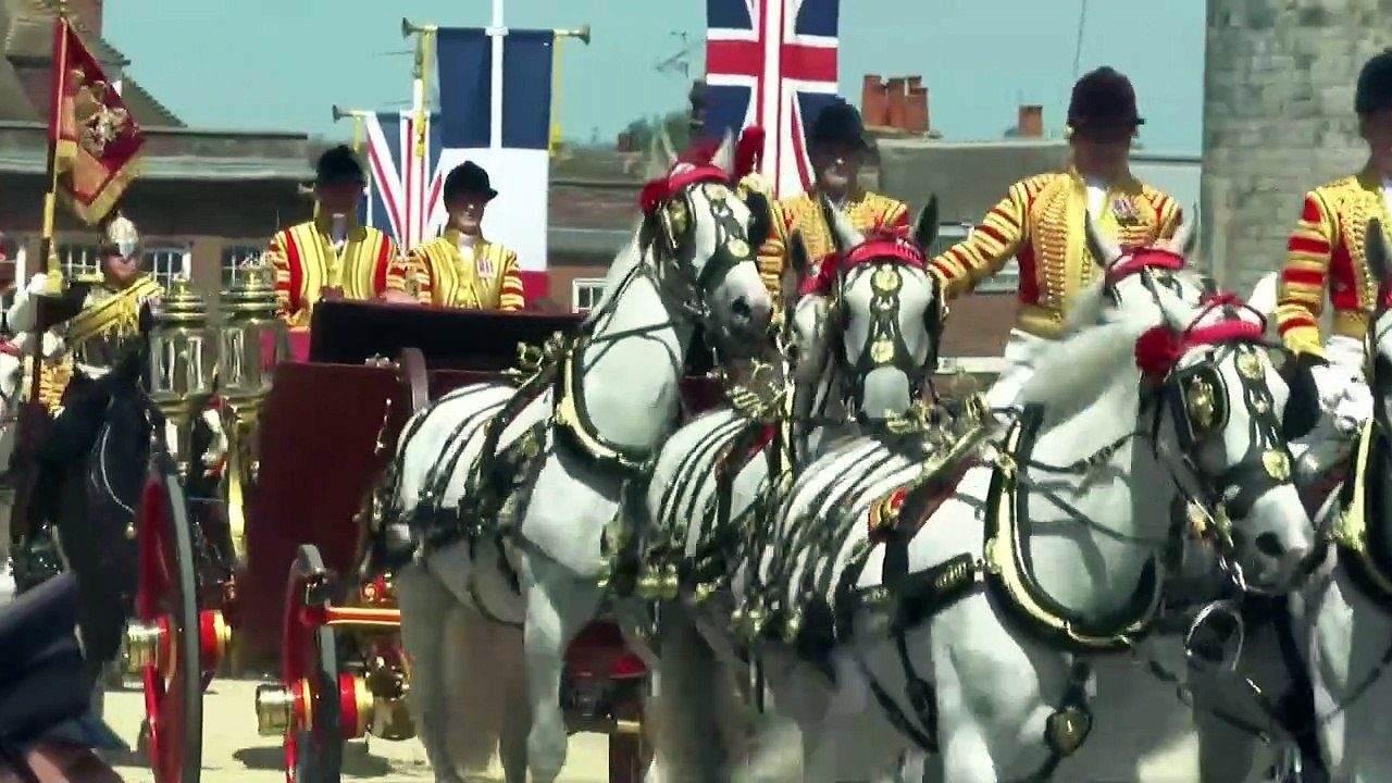 Grand carriage procession arrives at Windsor Castle