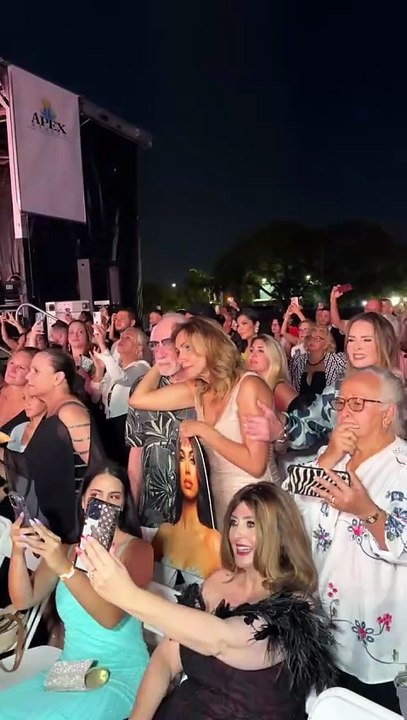 ¡Lili Estefan rompe en llanto al ver a su hija coronarse Miss Cuba 2025!