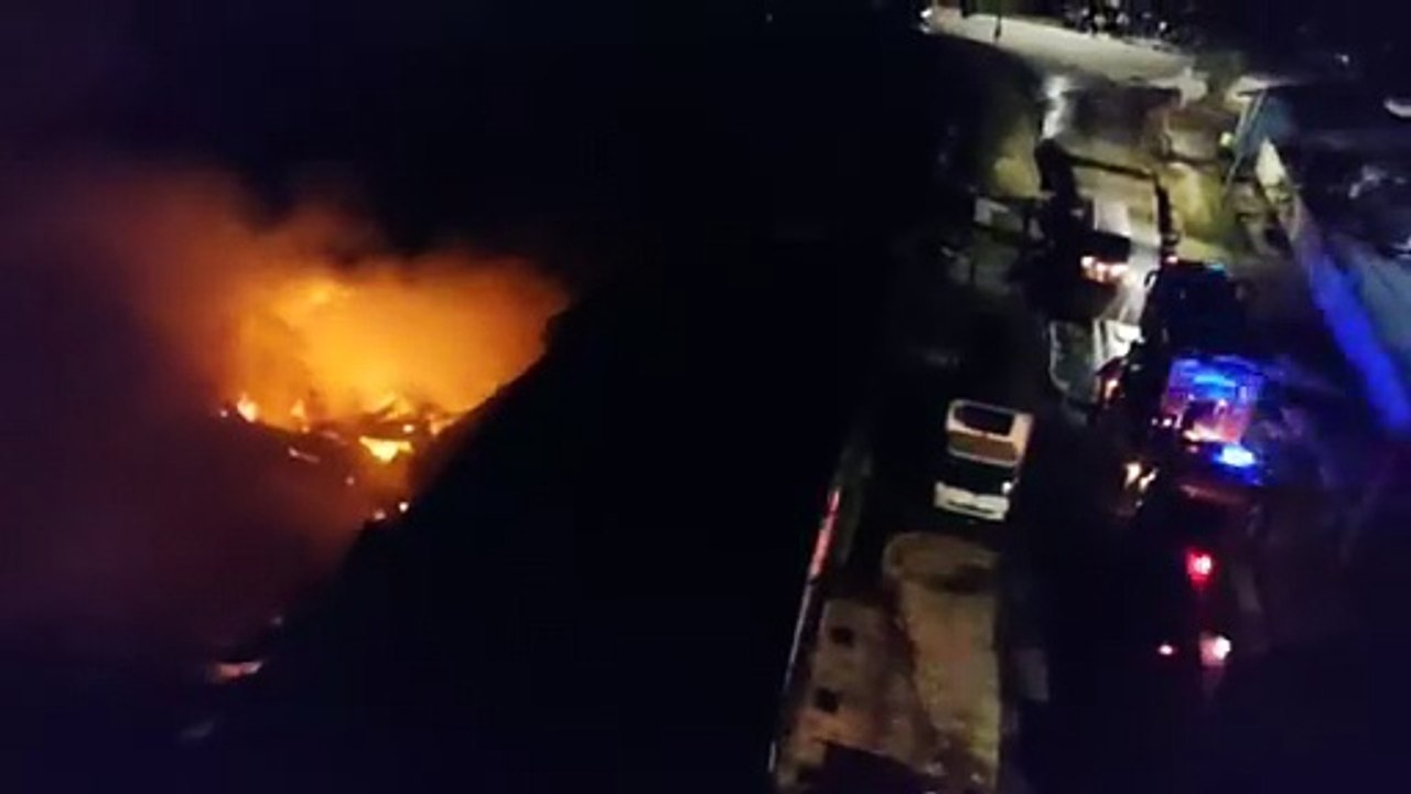 怡保老字号42年历史！ Wonderful雪糕厂深夜大火