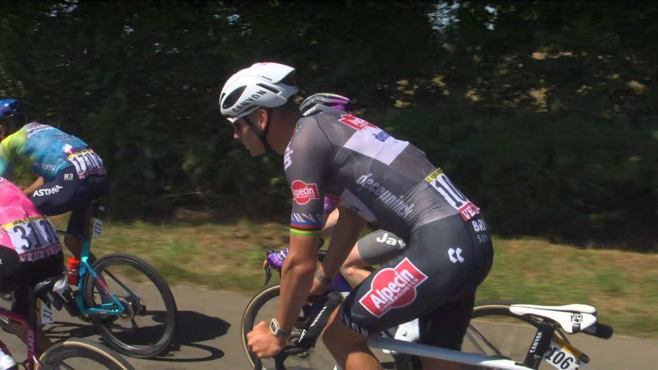 Near Live - Stage 6 - Eight men at the front