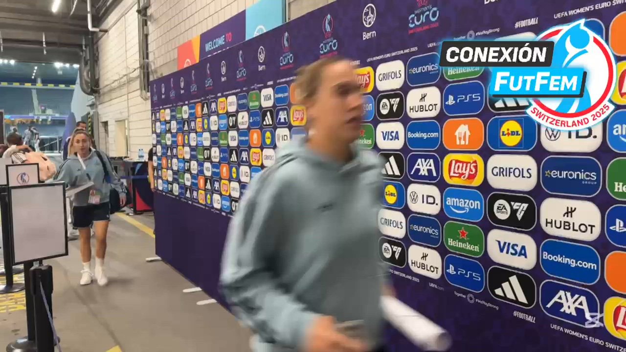 CATA COLL, que ha sido suplente por tercera vez, CONTESTA A AS: "Estoy de P*** MADRE"