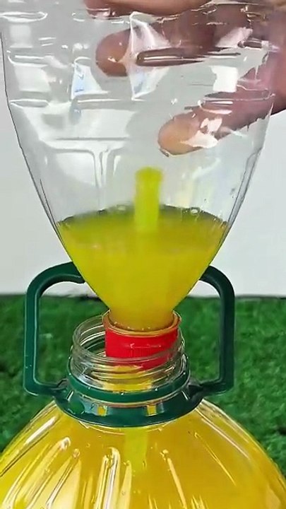 Uma técnica incrível para puxar líquidos de seu automóvel 🚗👏💡 #diy #carros #ideias #solucoes