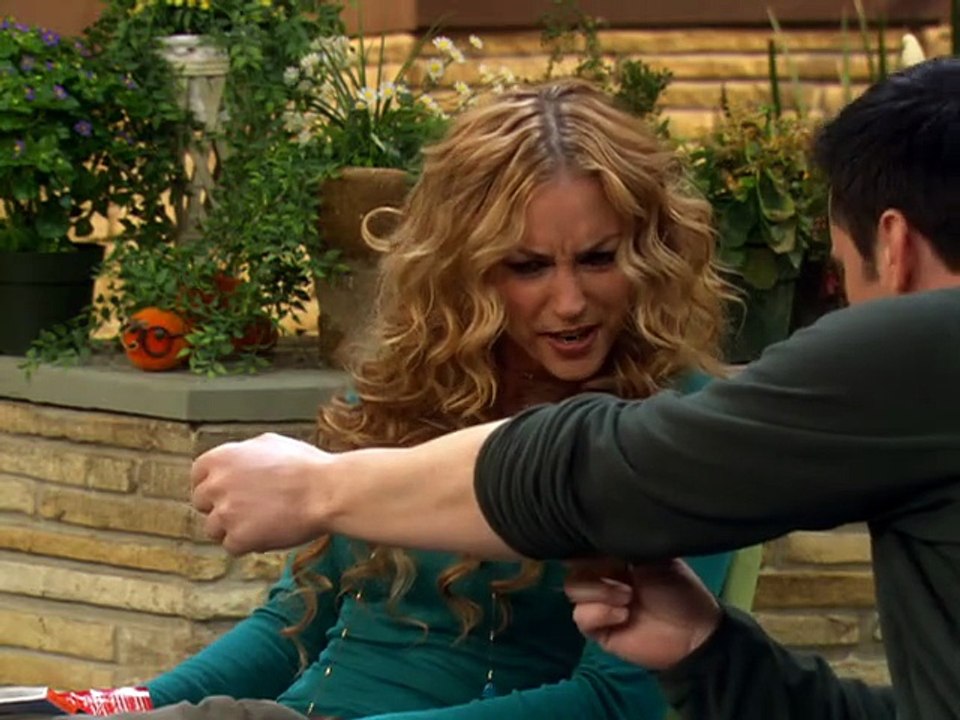 Joey S02 E21 - Joey And The Holding Hands