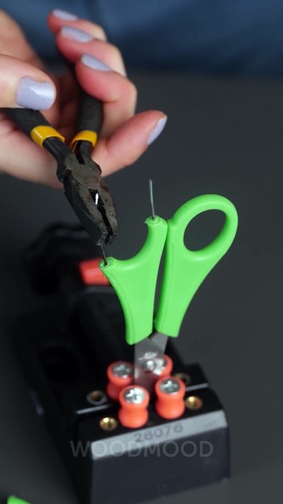 Satisfying scissors repair hack 🙌
