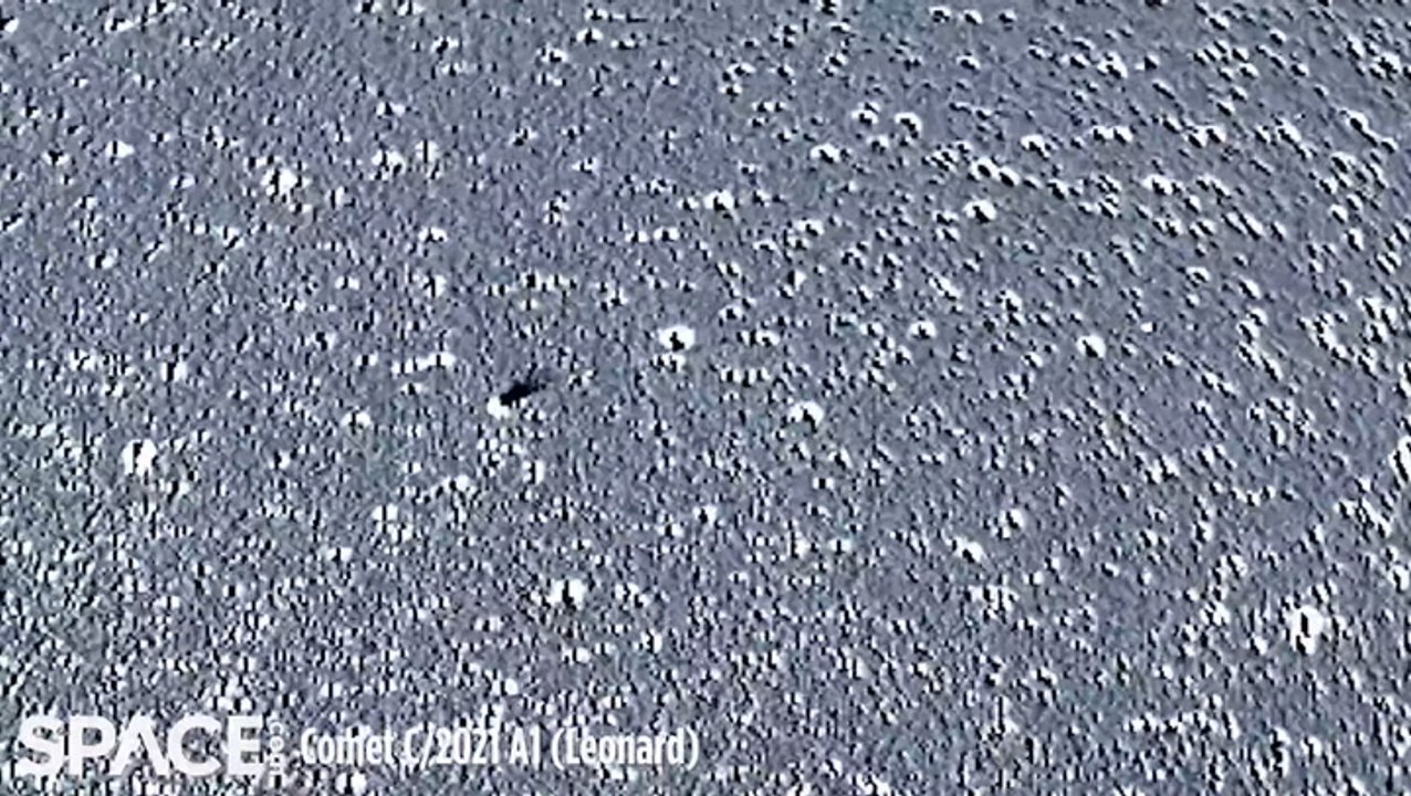 Comet Leonard's Tail Wiggling In NASA Satellite Footage