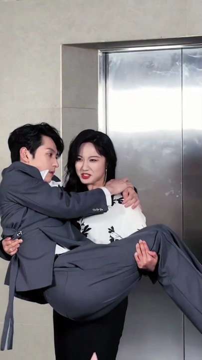 [Behind the Scenes] Powerful female lead "prince-carry" the weak male lead #1