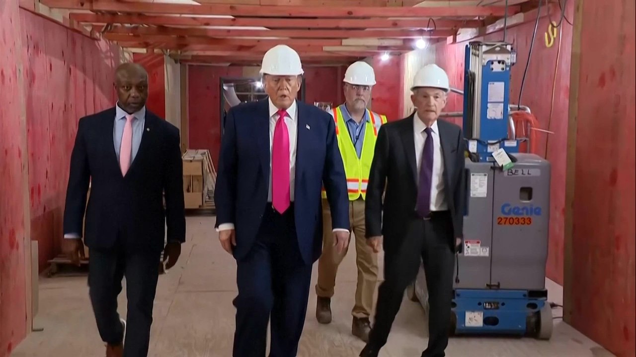 El momento tenso entre Trump y Powell