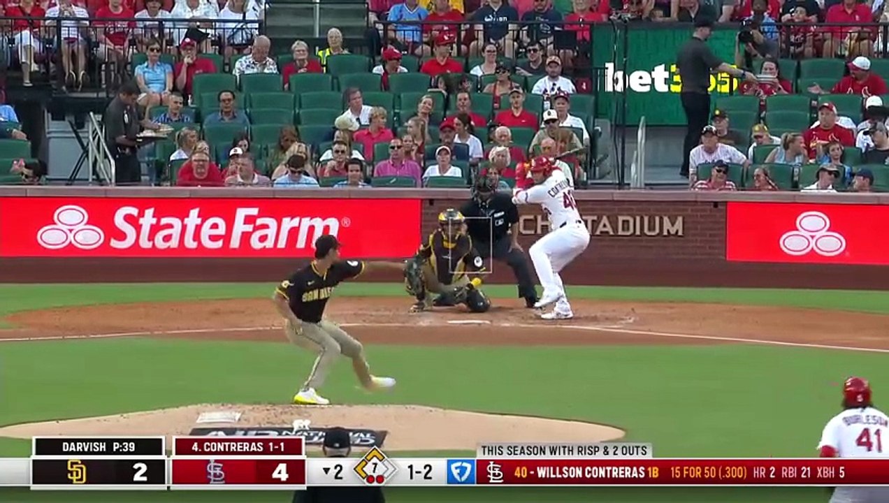 Willson Contreras conecta jonrón de tres carreras